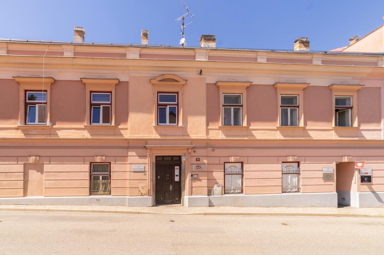 Nezarka A Privatni Wellness Jindrichuv Hradec